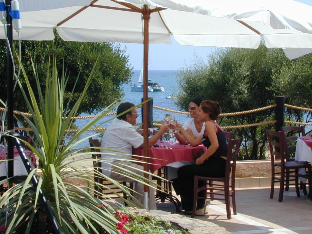 Residence Il Borgo Di Porto Corallo 빌라푸주 외부 사진